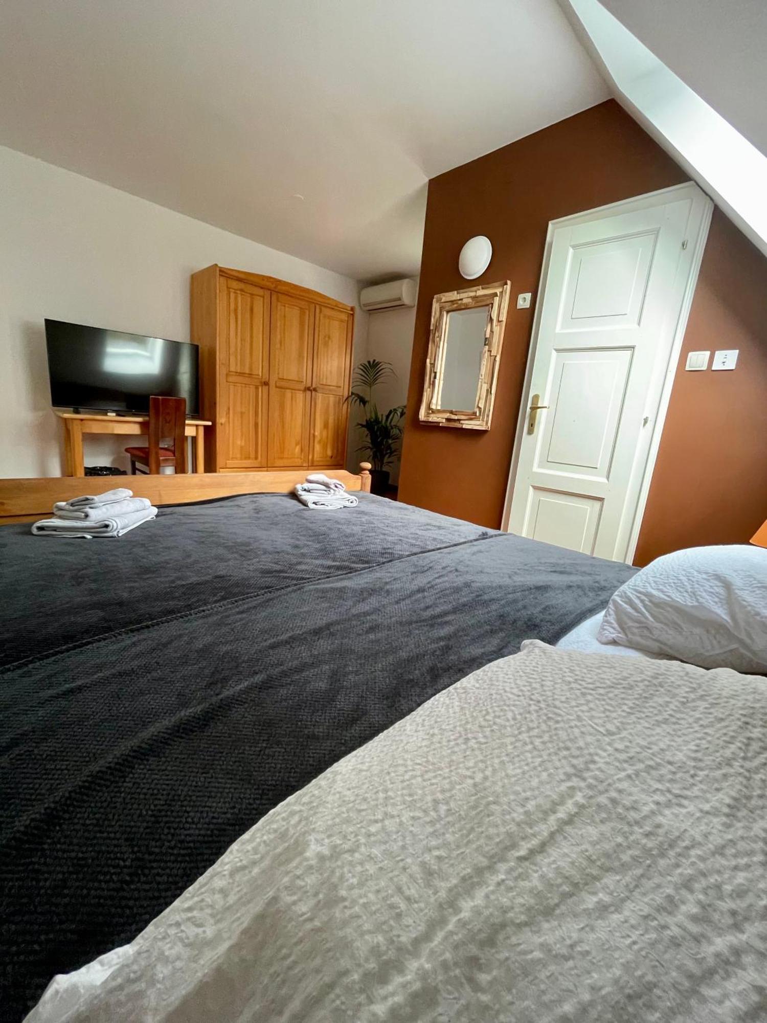 Gostisce Barbara Otel Idrija Dış mekan fotoğraf
