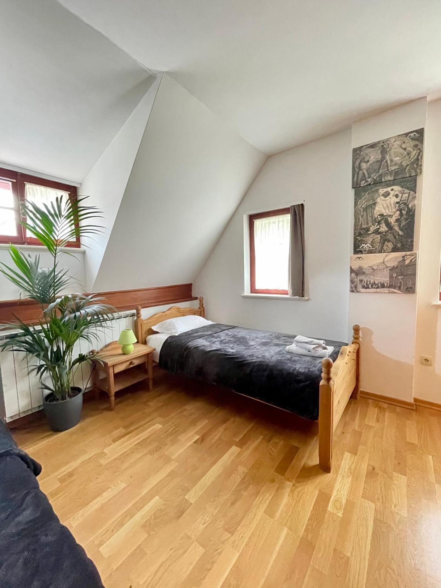 Gostisce Barbara Otel Idrija Dış mekan fotoğraf