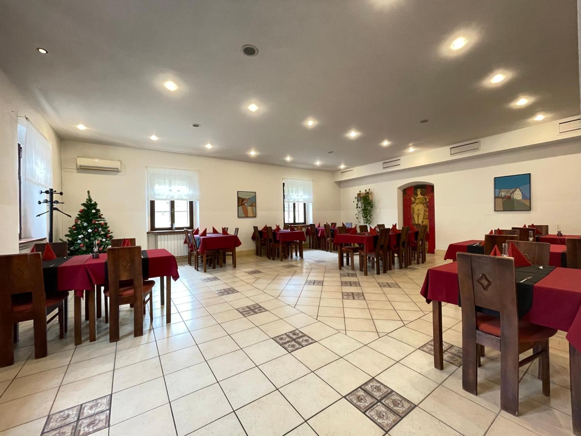 Gostisce Barbara Otel Idrija Dış mekan fotoğraf