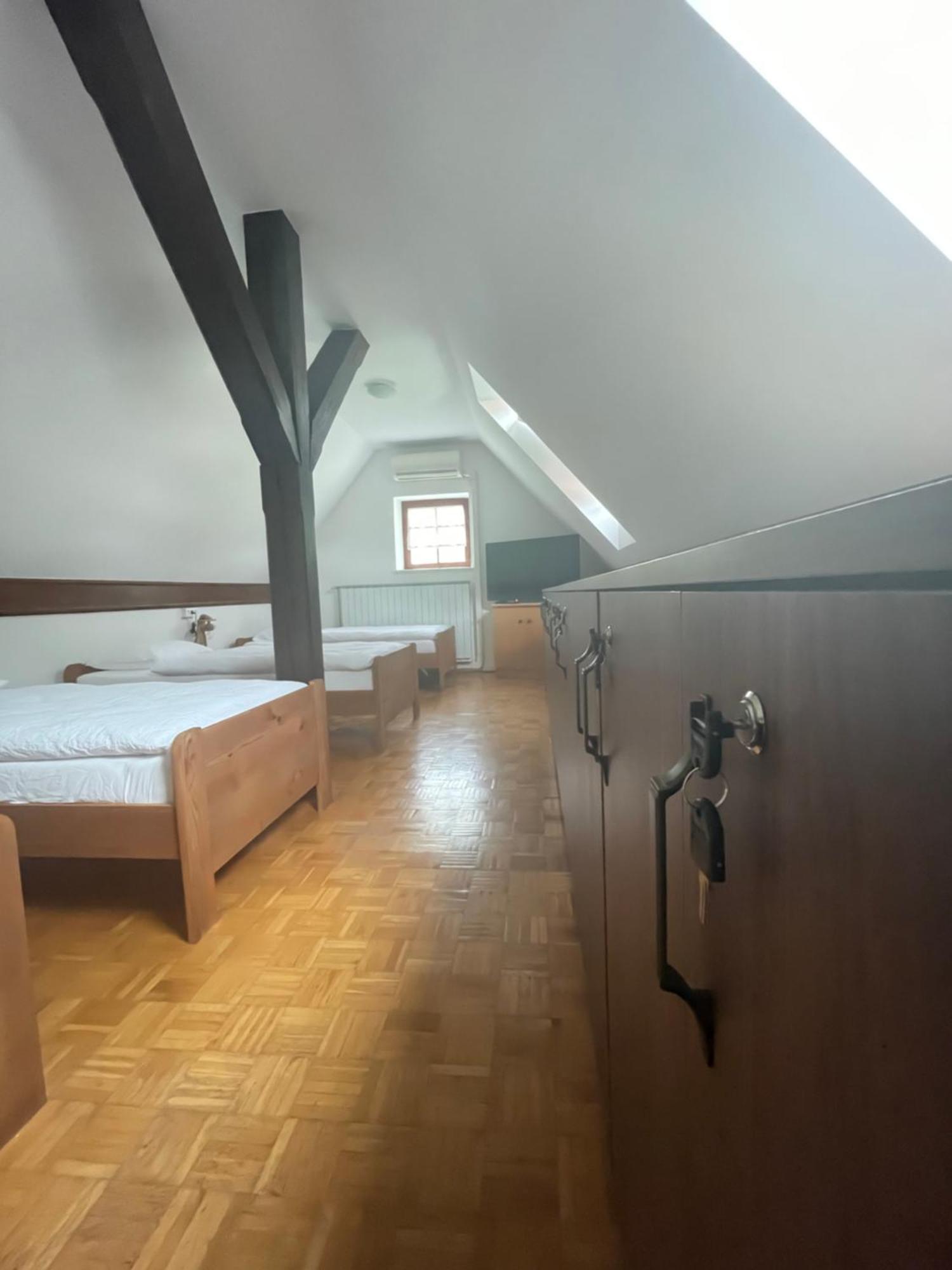 Gostisce Barbara Otel Idrija Dış mekan fotoğraf